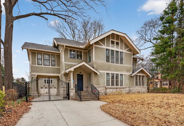 2364 S STRATHMORE CIR, Memphis, TN 38112