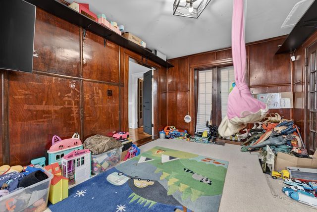 2364 S STRATHMORE CIR, Memphis, TN 38112