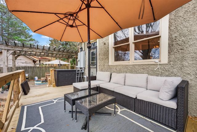 2364 S STRATHMORE CIR, Memphis, TN 38112