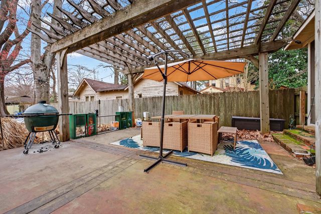 2364 S STRATHMORE CIR, Memphis, TN 38112