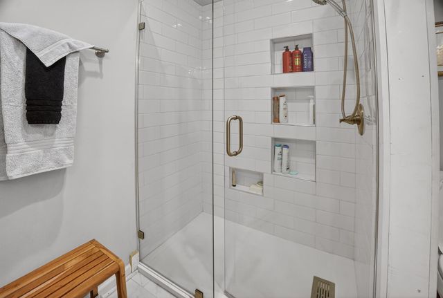 2364 S STRATHMORE CIR, Memphis, TN 38112