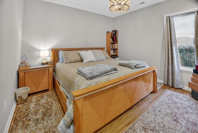 2364 S STRATHMORE CIR, Memphis, TN 38112