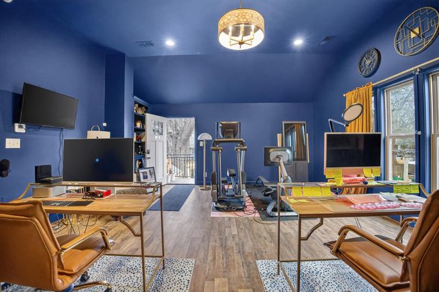 2364 S STRATHMORE CIR, Memphis, TN 38112