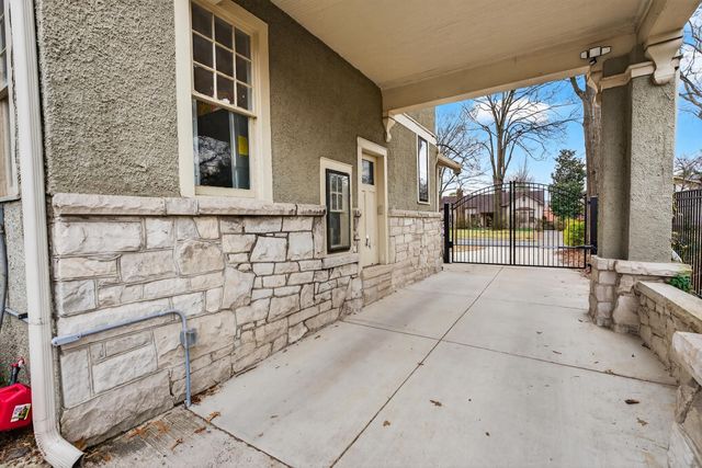 2364 S STRATHMORE CIR, Memphis, TN 38112