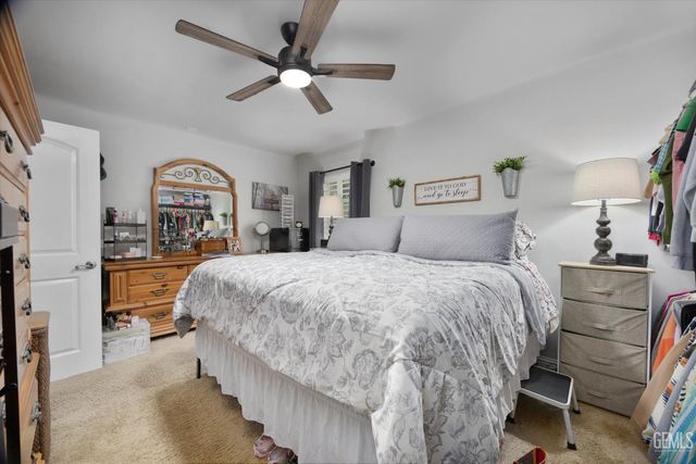 1752 Los Robles Drive, Bakersfield, CA 93306