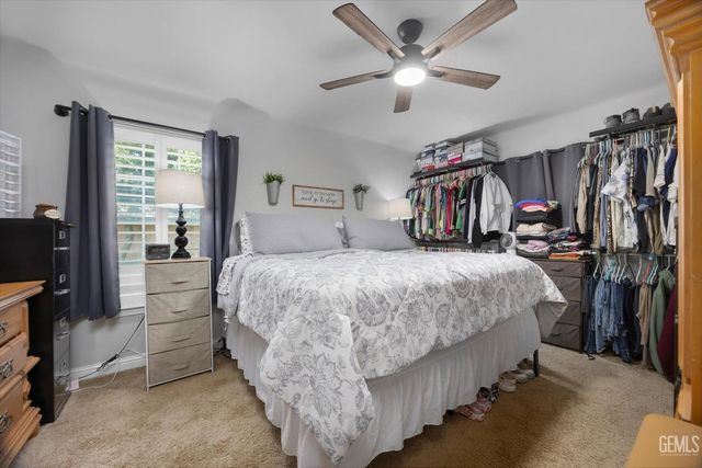 1752 Los Robles Drive, Bakersfield, CA 93306