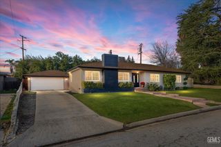 1752 Los Robles Drive, Bakersfield, CA 93306