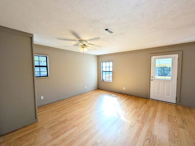 1741 Lakeview Drive, Ozark, AL 36360