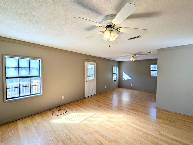 1741 Lakeview Drive, Ozark, AL 36360