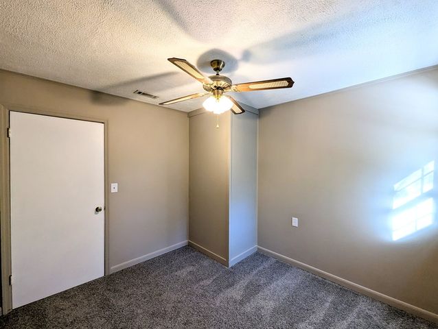 1741 Lakeview Drive, Ozark, AL 36360