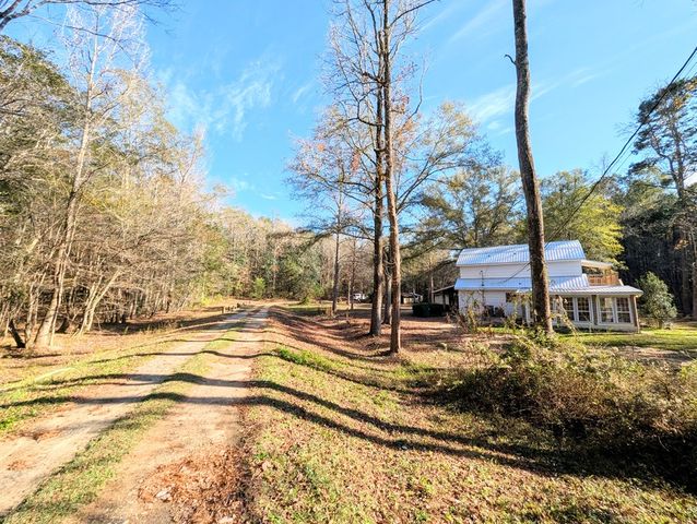 1741 Lakeview Drive, Ozark, AL 36360
