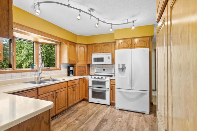 1152 County Road C, New Richmond, WI 54017