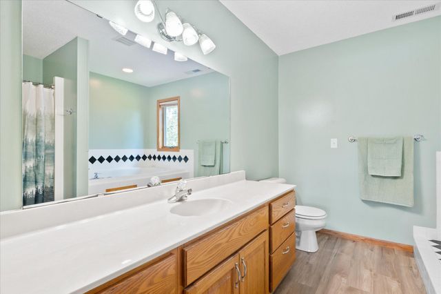 1152 County Road C, New Richmond, WI 54017