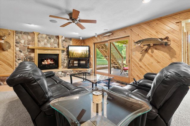 1152 County Road C, New Richmond, WI 54017