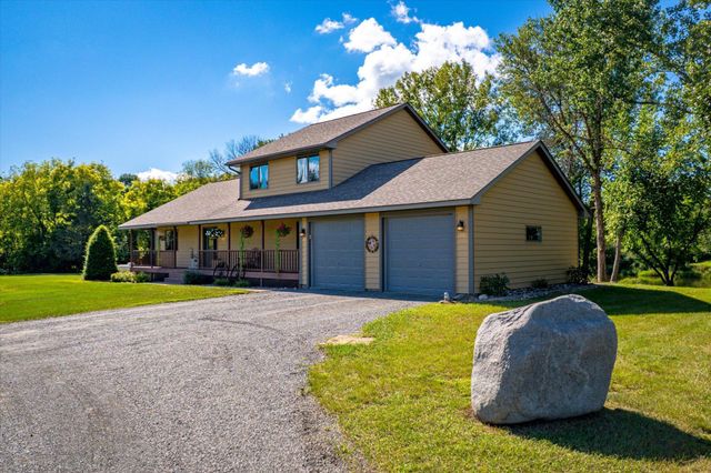 1152 County Road C, New Richmond, WI 54017
