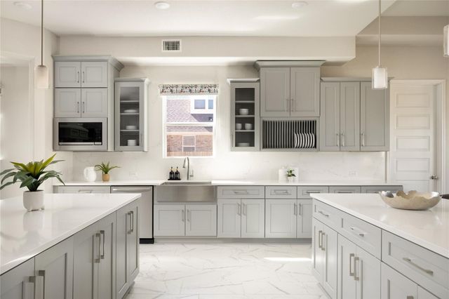 20808 Pinewalk DR, Pflugerville, TX 78660