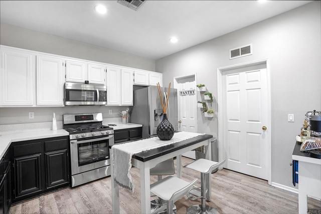 6363 Avenida De Las Vistas 4, San Diego, CA 92154