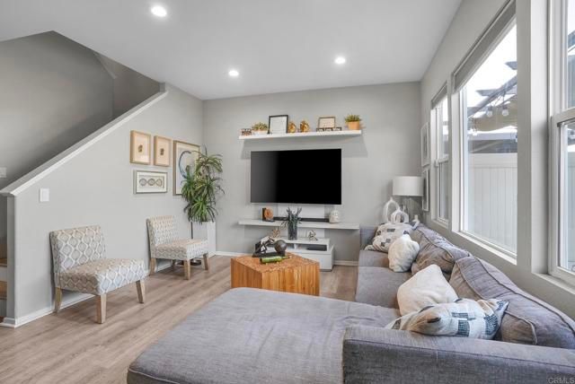 6363 Avenida De Las Vistas 4, San Diego, CA 92154