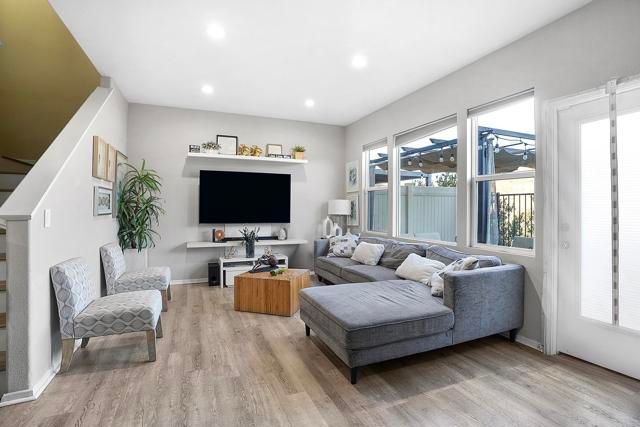 6363 Avenida De Las Vistas 4, San Diego, CA 92154