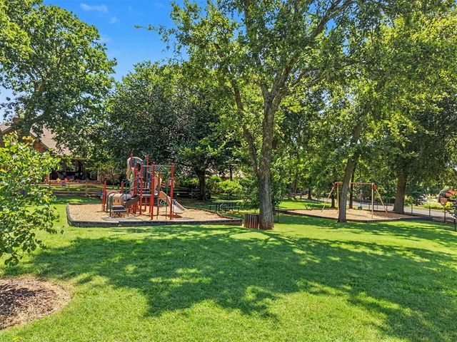 3808 Woodshadow Road, Edmond, OK 73003