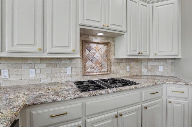 3808 Woodshadow Road, Edmond, OK 73003