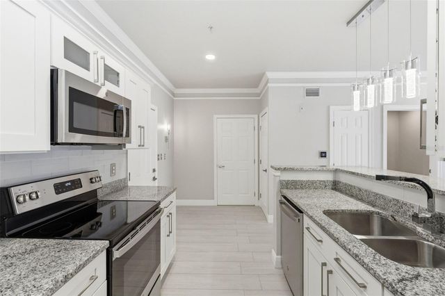 4333 BAYSIDE VILLAGE DRIVE 102, Tampa, FL 33615