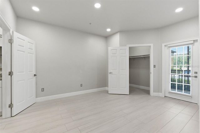 4333 BAYSIDE VILLAGE DRIVE 102, Tampa, FL 33615