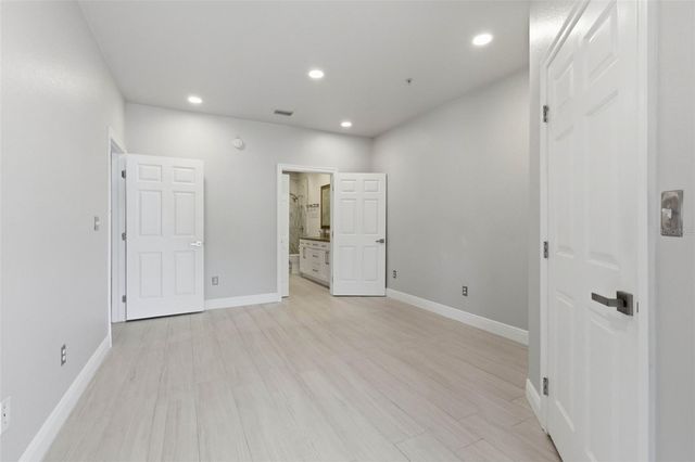 4333 BAYSIDE VILLAGE DRIVE 102, Tampa, FL 33615