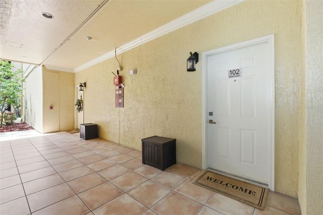 4333 BAYSIDE VILLAGE DRIVE 102, Tampa, FL 33615