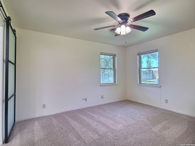 1117 Lake Dr, Kerrville, TX 78028