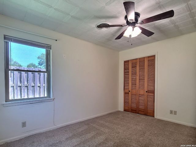 1117 Lake Dr, Kerrville, TX 78028