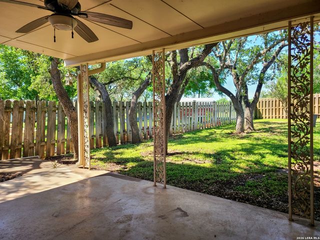 1117 Lake Dr, Kerrville, TX 78028