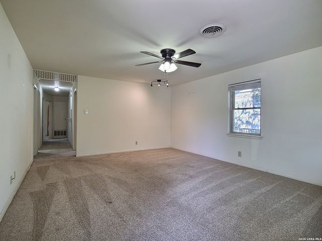 1117 Lake Dr, Kerrville, TX 78028