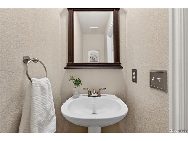 5228 Sydney Ave, Highlands Ranch, CO 80130