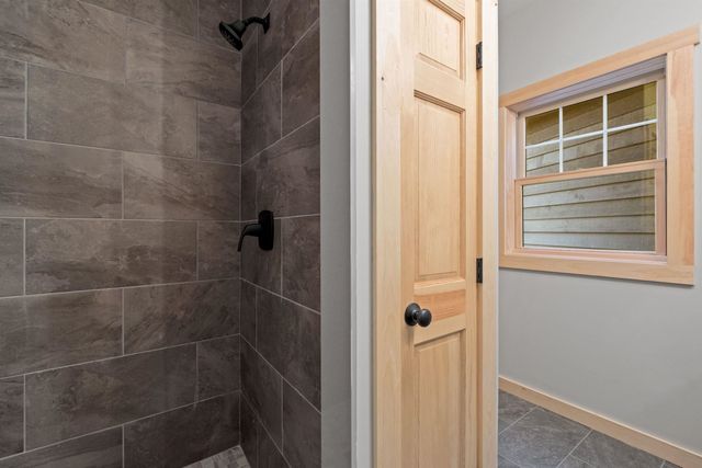 17 Landing Road, Lincoln, NH 03251