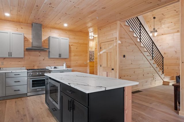 17 Landing Road, Lincoln, NH 03251