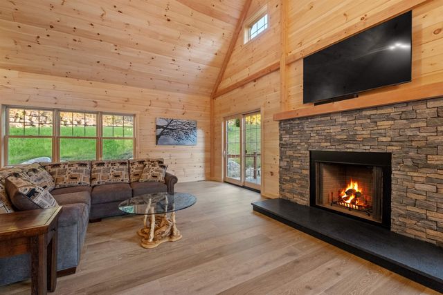 17 Landing Road, Lincoln, NH 03251