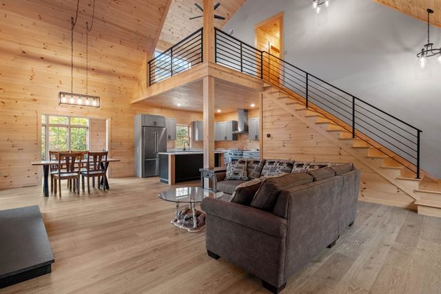 17 Landing Road, Lincoln, NH 03251