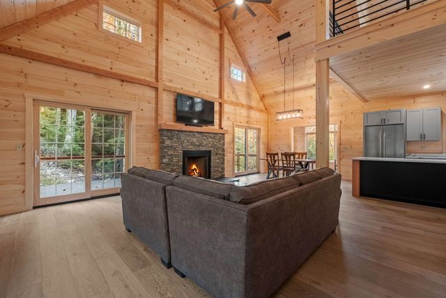 17 Landing Road, Lincoln, NH 03251