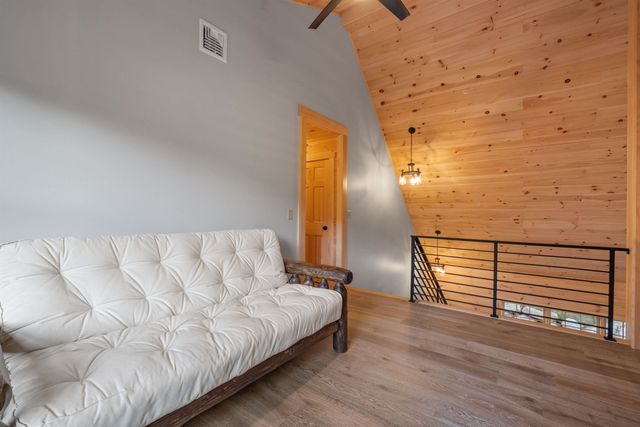 17 Landing Road, Lincoln, NH 03251