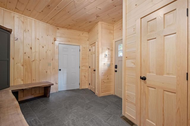 17 Landing Road, Lincoln, NH 03251