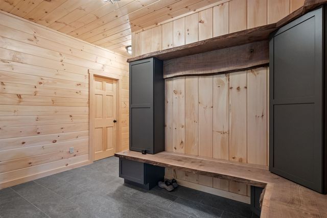 17 Landing Road, Lincoln, NH 03251