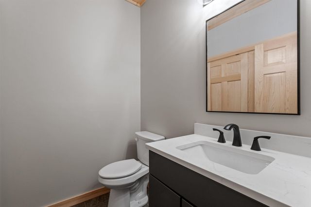 17 Landing Road, Lincoln, NH 03251