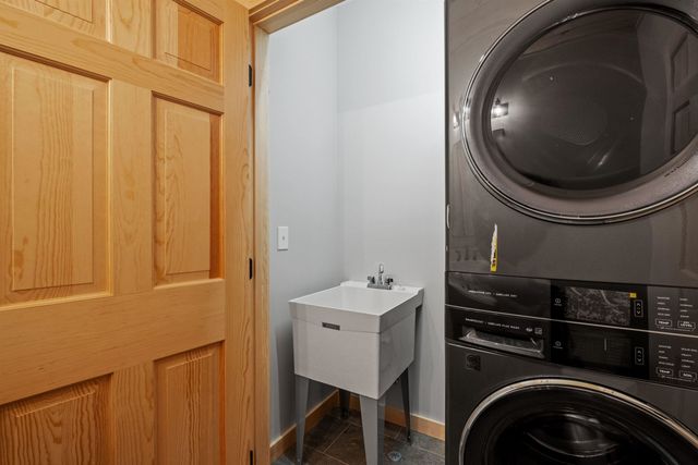 17 Landing Road, Lincoln, NH 03251