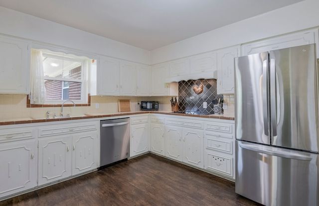 1905 Thomas Place, Arlington, TX 76010