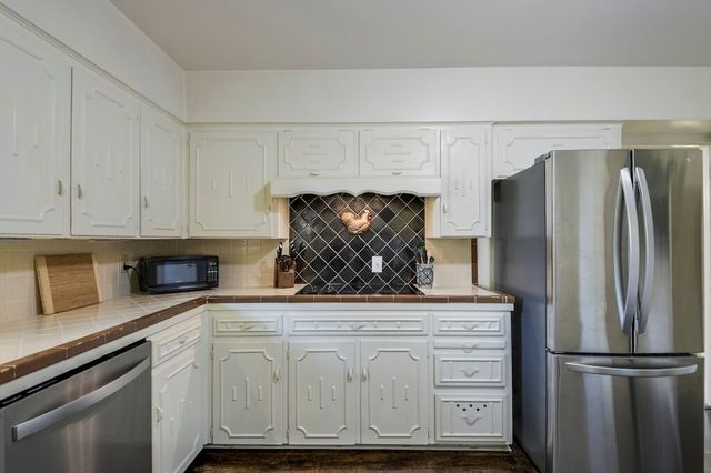 1905 Thomas Place, Arlington, TX 76010