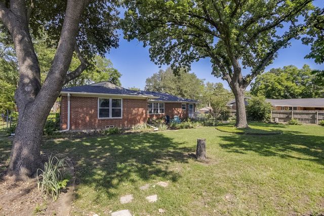 1905 Thomas Place, Arlington, TX 76010