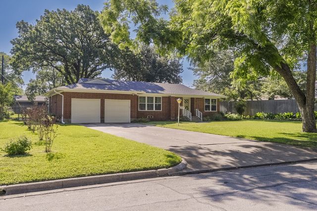 1905 Thomas Place, Arlington, TX 76010