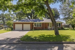 1905 Thomas Place, Arlington, TX 76010