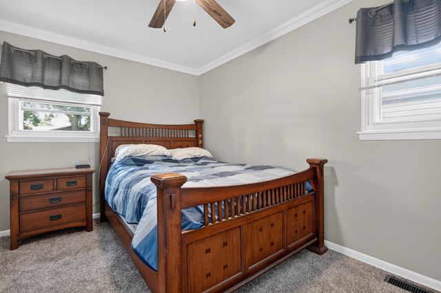 230 Fleetwood Lane, Elk Grove Village, IL 60007